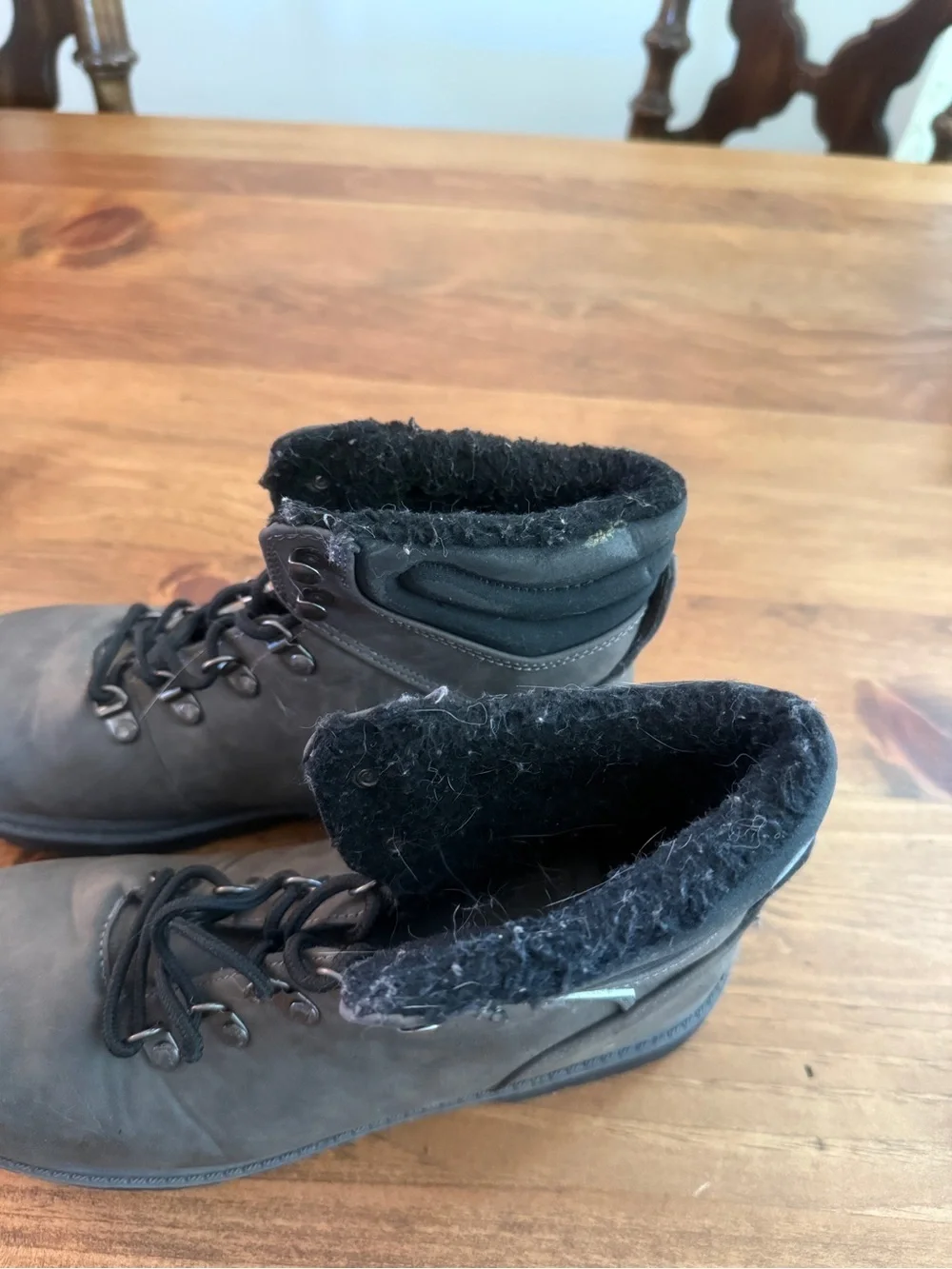 Lugz classic gray
